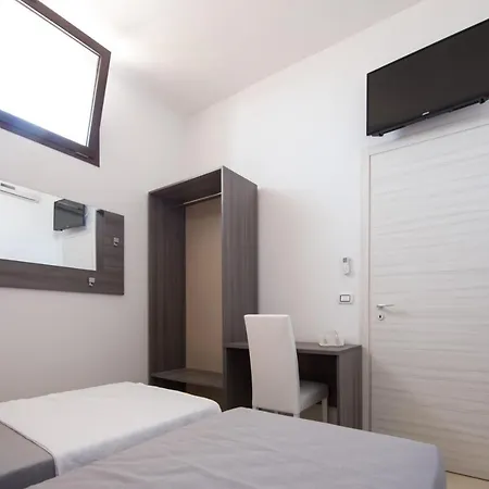 Lupia Oda ve Kahvaltı 4*